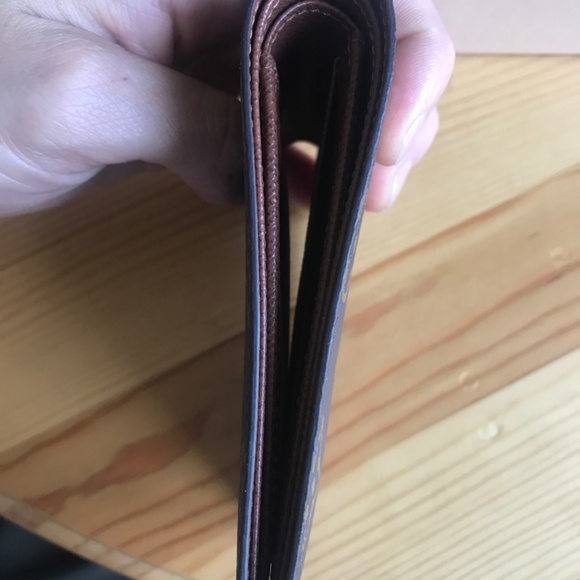Mens Louis Vuitton Wallet - Picture 6 of 8